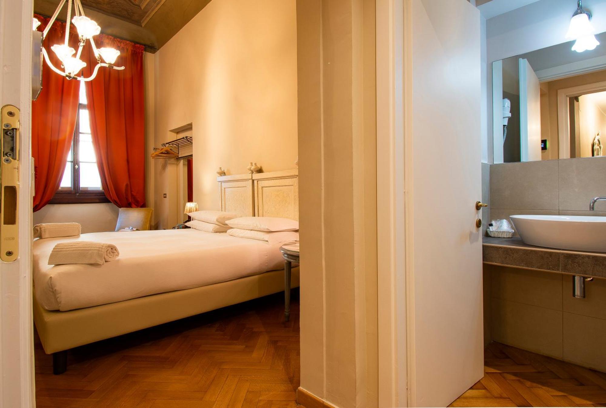 N4U Guest House Firenze Eksteriør billede
