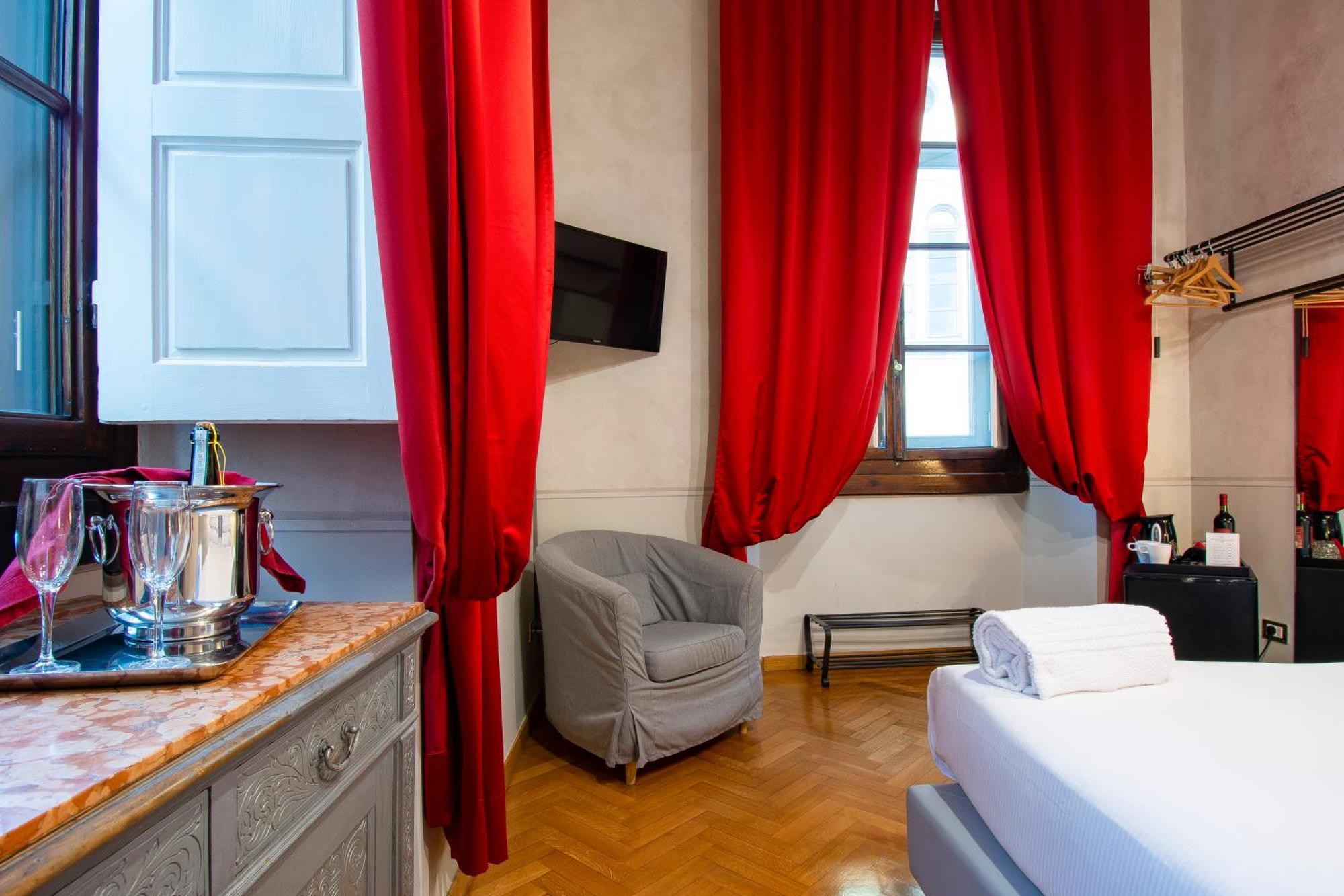 N4U Guest House Firenze Eksteriør billede