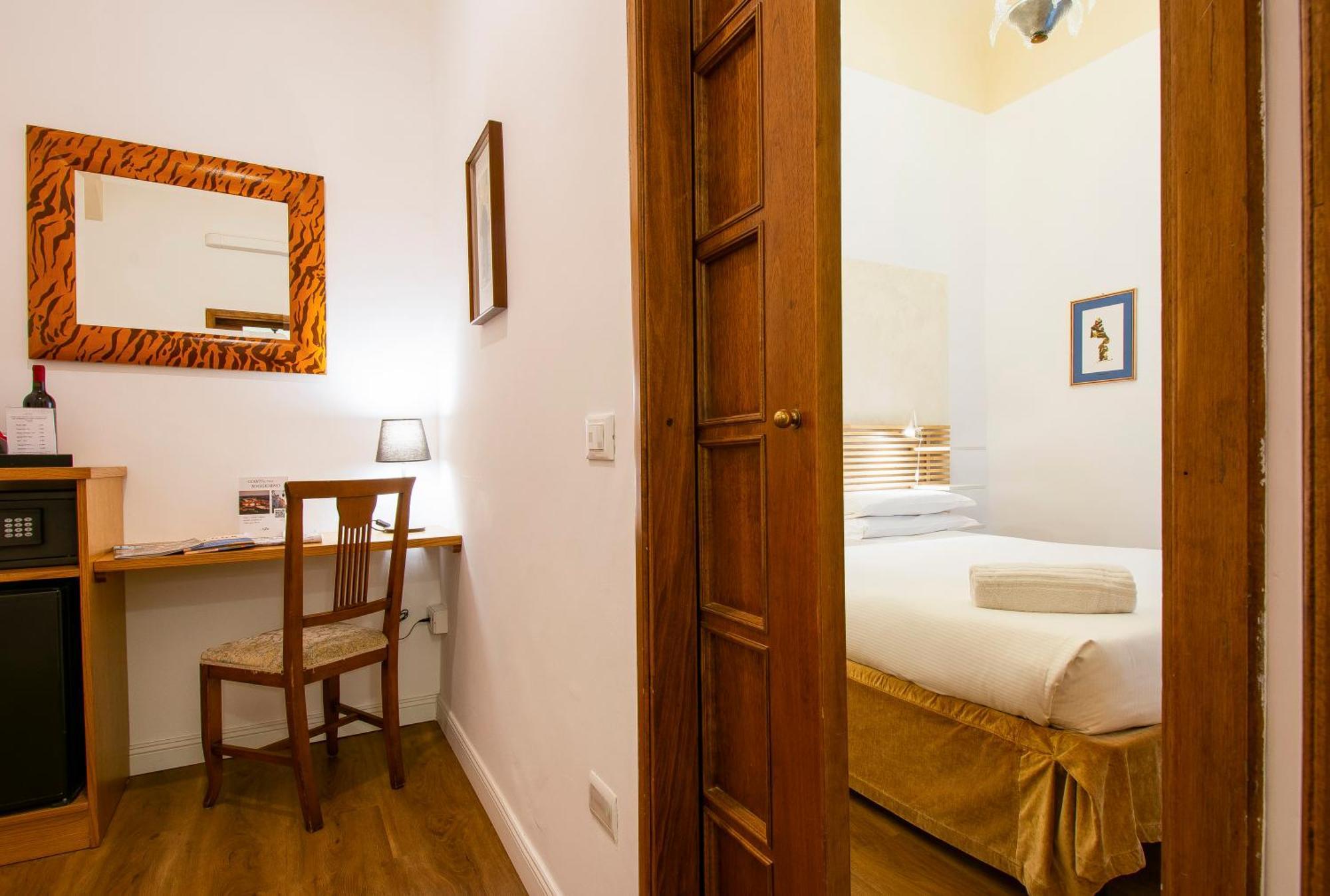 N4U Guest House Firenze Eksteriør billede